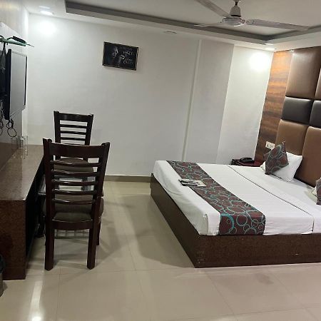 Hotel Le Mount Near Igi Airport Új-Delhi Kültér fotó