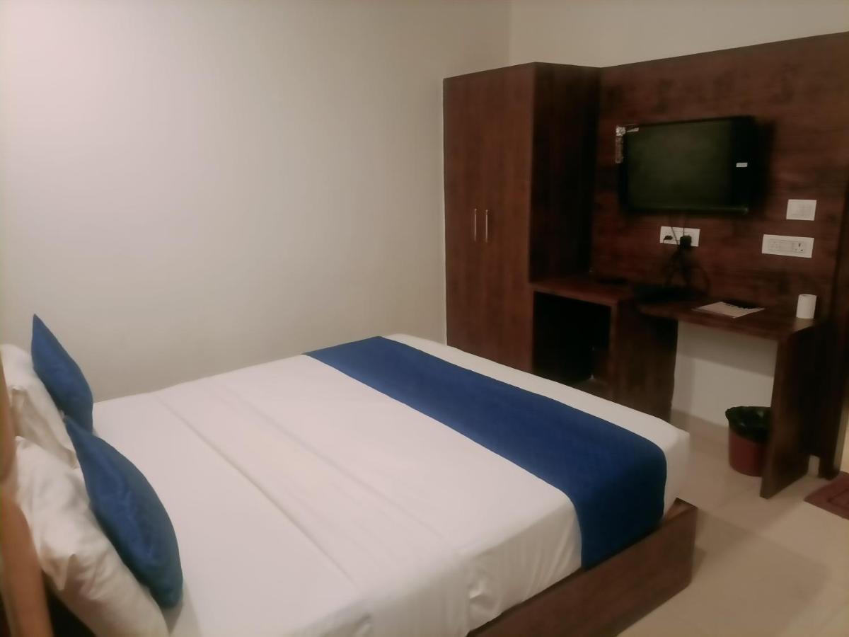 Hotel Le Mount Near Igi Airport Új-Delhi Kültér fotó