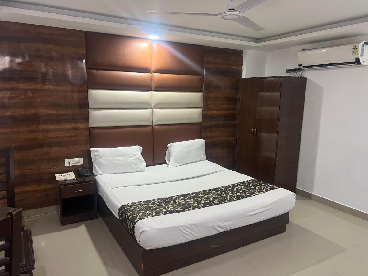 Hotel Le Mount Near Igi Airport Új-Delhi Kültér fotó