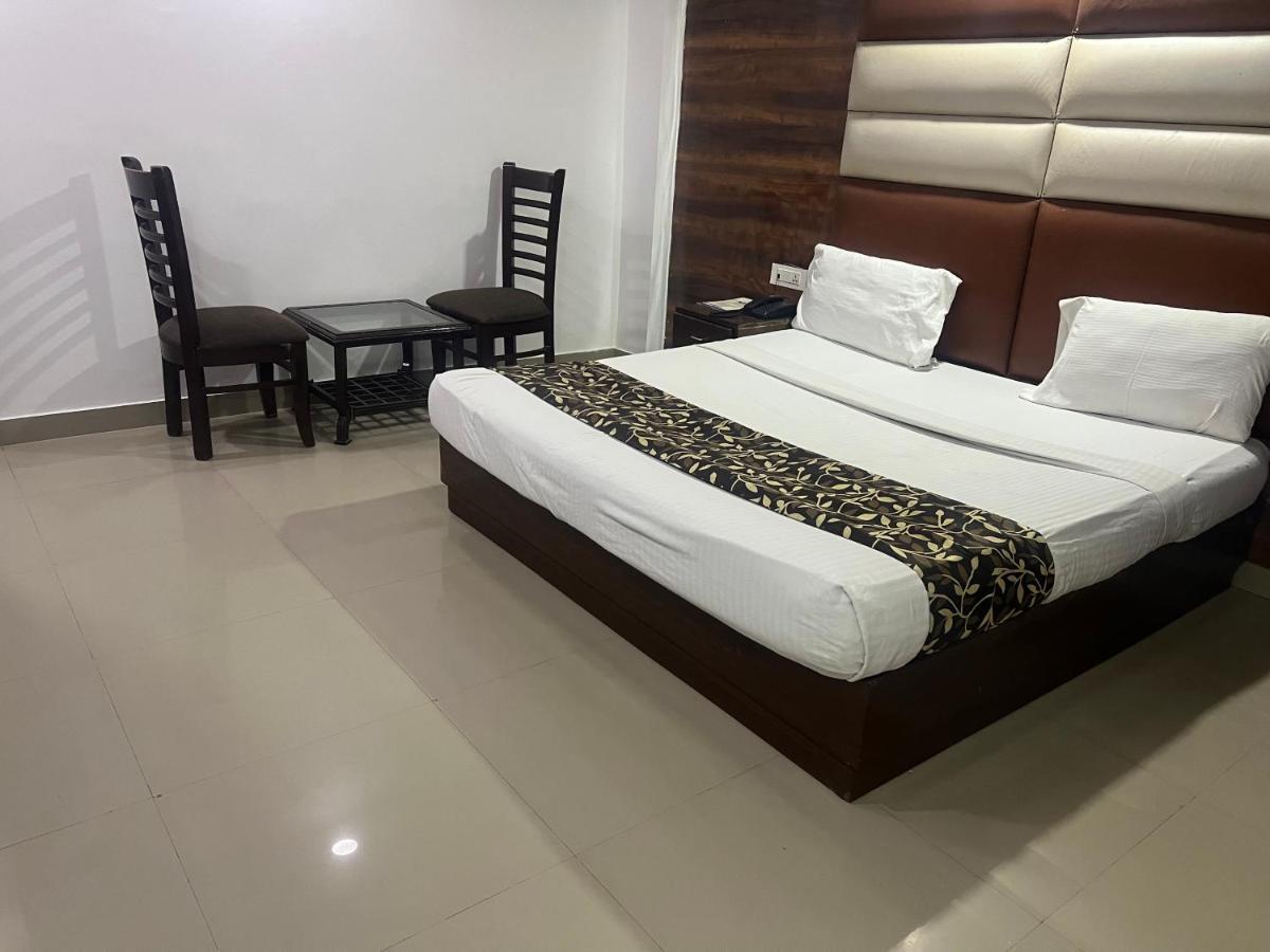 Hotel Le Mount Near Igi Airport Új-Delhi Kültér fotó