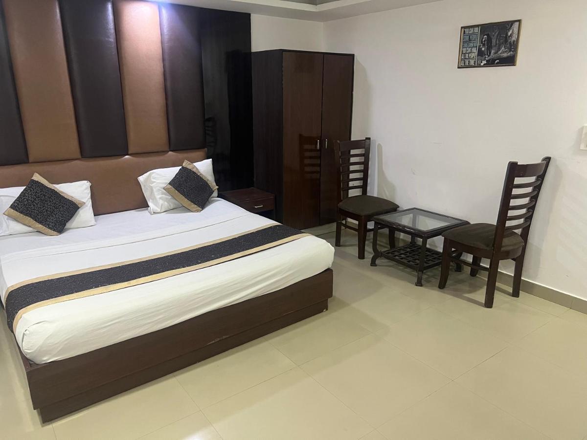 Hotel Le Mount Near Igi Airport Új-Delhi Kültér fotó
